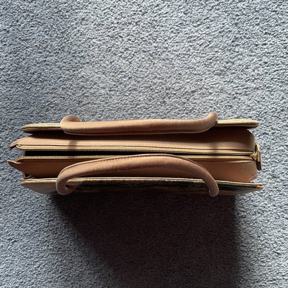 One of a kind - Picture 4 of 5